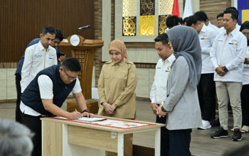 Pelantikan IKA ISMEI Sulselbartra, Aliyah Soroti Tantangan Transformasi Ekonomi Sulawesi