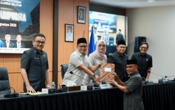 DPRD Sulsel Serahkan Hasil Reses, Pemprov Diminta Serius Tindak Lanjuti Aspirasi Warga