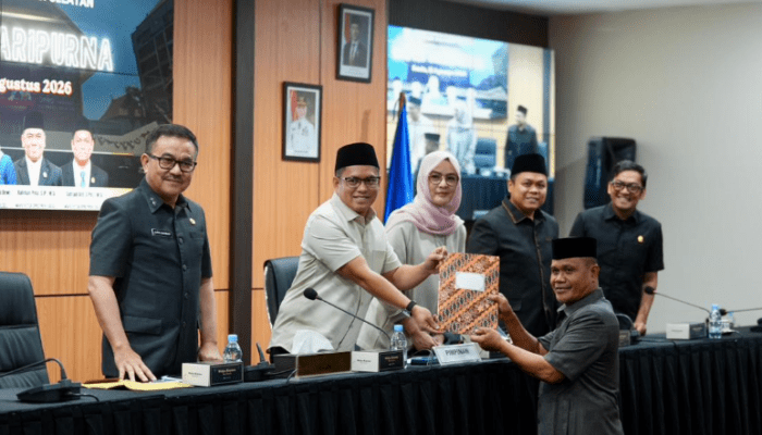 DPRD Sulsel Serahkan Hasil Reses, Pemprov Diminta Serius Tindak Lanjuti Aspirasi Warga