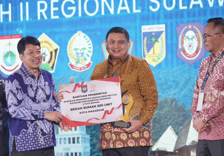 Wali Kota Makassar Terima Dua Penghargaan Pemda Berprestasi 2026 dari Kemendagri