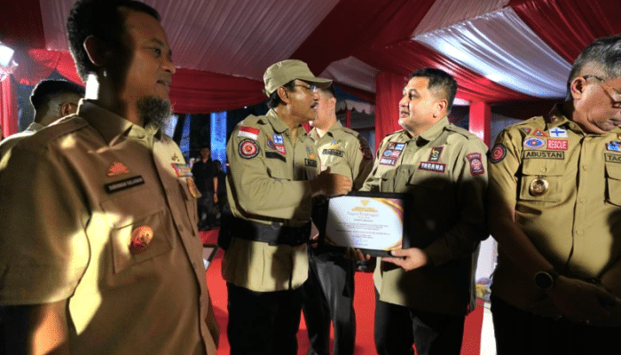 Puncak Jambore Tagana Sulsel, Munafri Terima Penghargaan dari Menteri Sosial