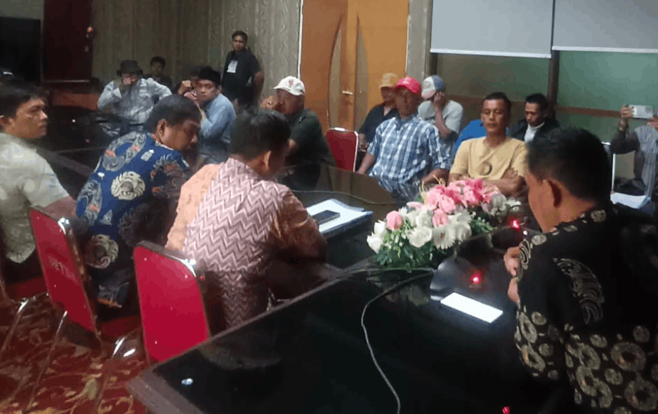 Dialog Dengan Pemda Lutim, Rumpun Mangade Tomagi Minta Aktivitas di Lahan Leluhurnya Dihentikan 1