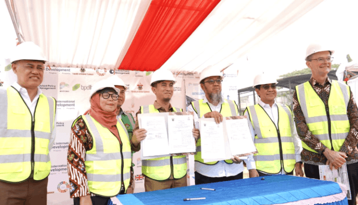 Dubes Inggris Dukung Unhas Kembangkan Ekonomi Hijau melalui Pengelolaan Sampah Terpadu