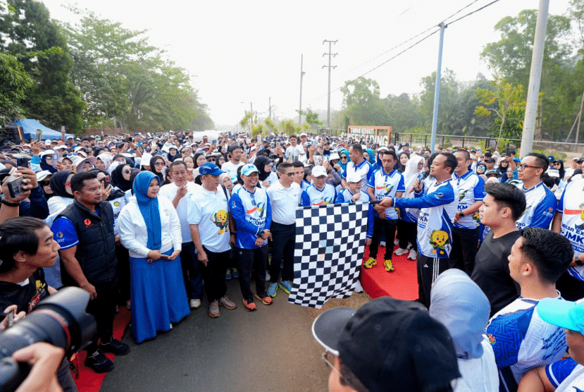Gubernur Andi Sudirman Lepas Ribuan Peserta Jalan Sehat Anti Mager di Sorowako