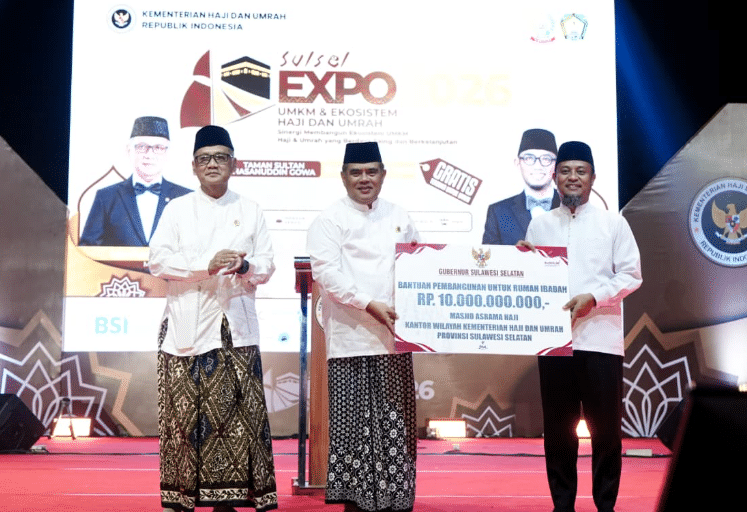 Gubernur Sulsel Serahkan Rp10 Miliar untuk Pembangunan Masjid Asrama Haji
