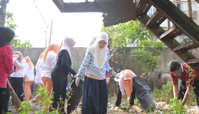 Melinda Aksa Pimpin Jumat Bersih, Kawasan TPS3R dan Rusunawa Panambungan Ditata