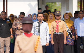 Pimpin Apel di SMPN 2 Pangsid, Bupati Sidrap Ingatkan Pentingnya Disiplin dan Prestasi