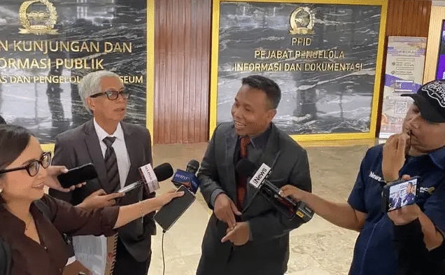 Tim Advokasi Penegak Etika, Moral, dan Integritas Bangsa Ahmad Khozinuddin di Kompleks Parlemen, Senayan (Foto Inilahcom)